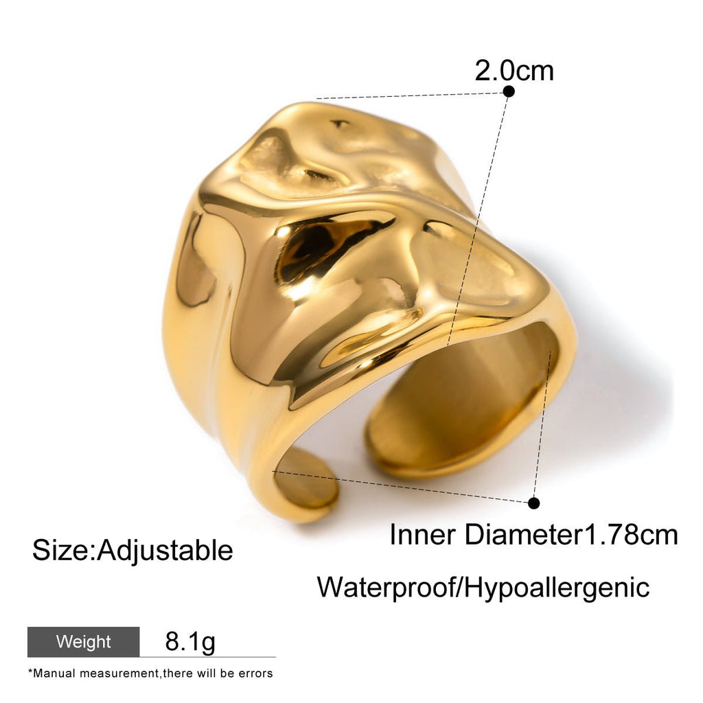 Gold ring with measurements and features on a white background