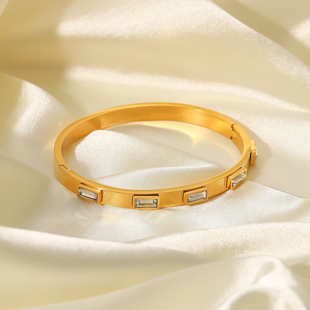 18k gold-filled bangle with geometric white gems

