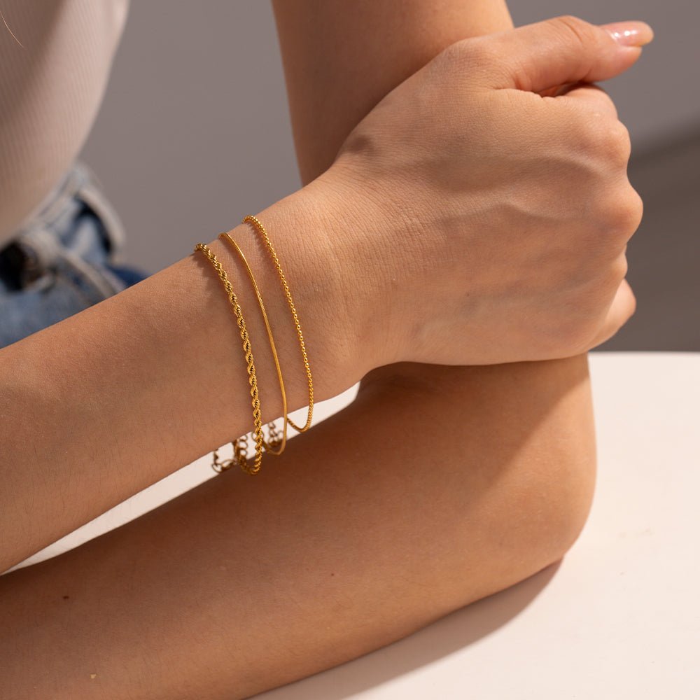 Stylish gold layered bracelet set for women