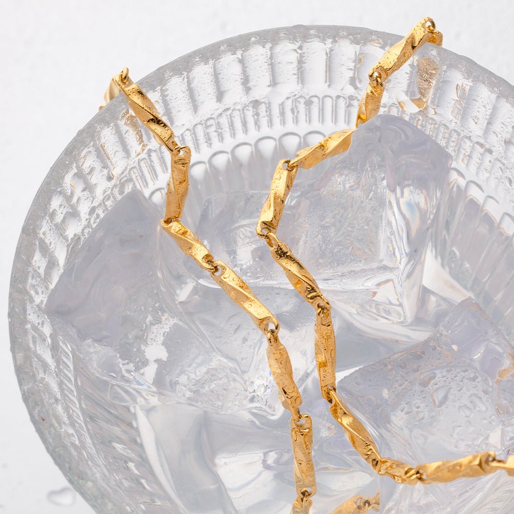 Women’s bold twisted gold link bracelet