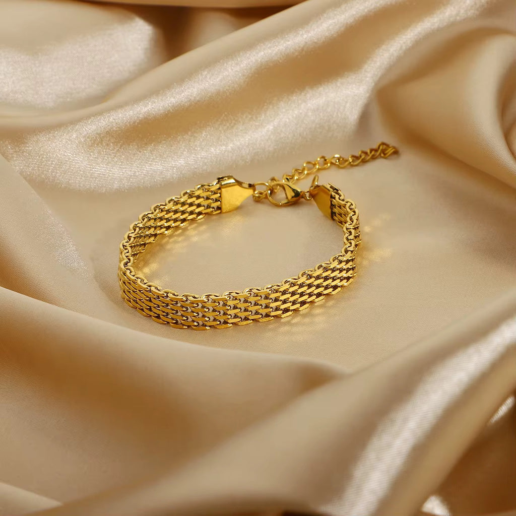 Tarnish-free ocean-proof watch link bracelet safe for salt water and beach vacations.