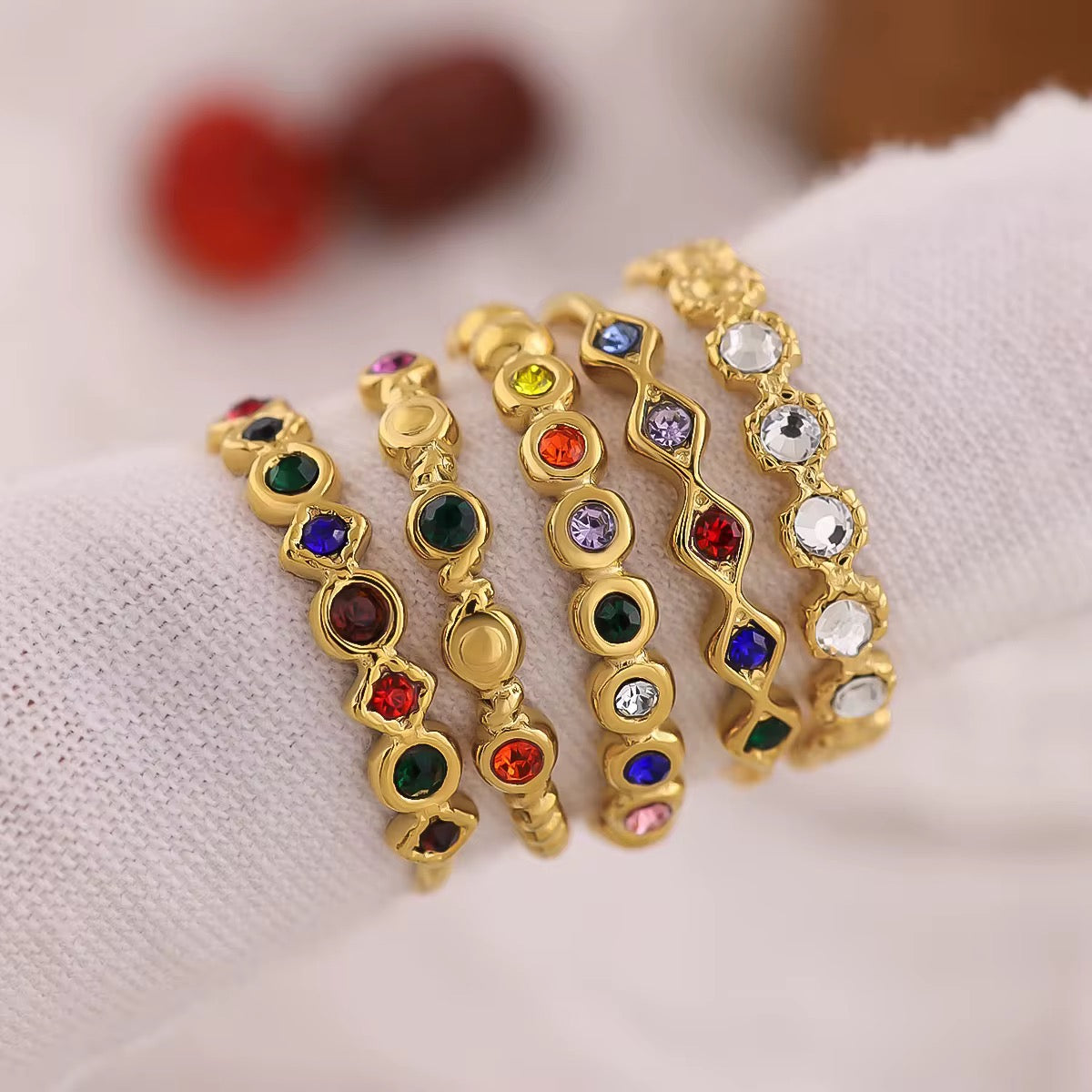Tarnish-free 316L stainless steel rainbow crystal ring showing detailed technical dimensions.
