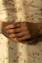 Trendy adjustable gold pearl rings for women. Chunky organic teardrop open ring and delicate multi-pearl stacking band, high-quality aesthetic gold jewelry for everyday wear.