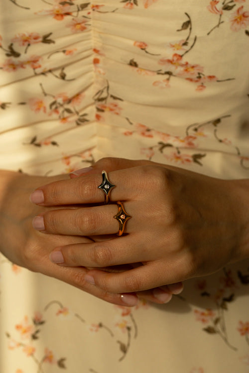 Dainty 8-point starburst ring in yellow gold and white gold finishes. Minimalist celestial pinky signet ring, everyday stackable jewelry gift idea for her.