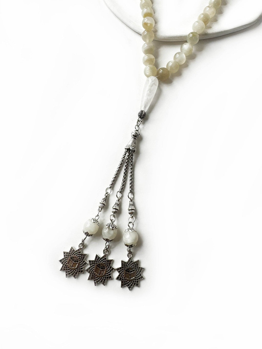 Luxurious packaging for Yadman Emarati’s handcrafted moonstone misbaha