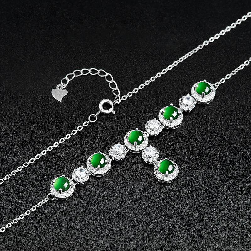 Statement piece with authentic jade and silver design – Yadman Emarati