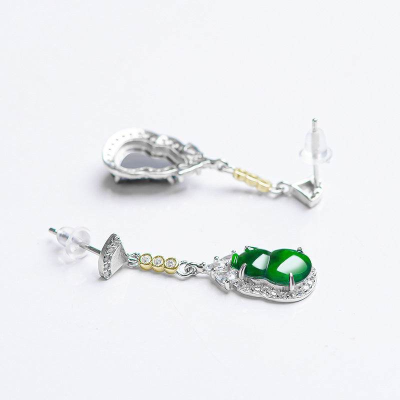 Women’s earrings with natural jade and spiritual prosperity meaning