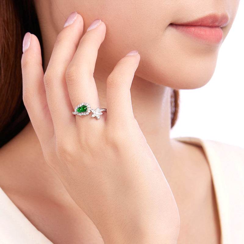Platinum-plated 925 silver ring with jade cabochon and flower motif