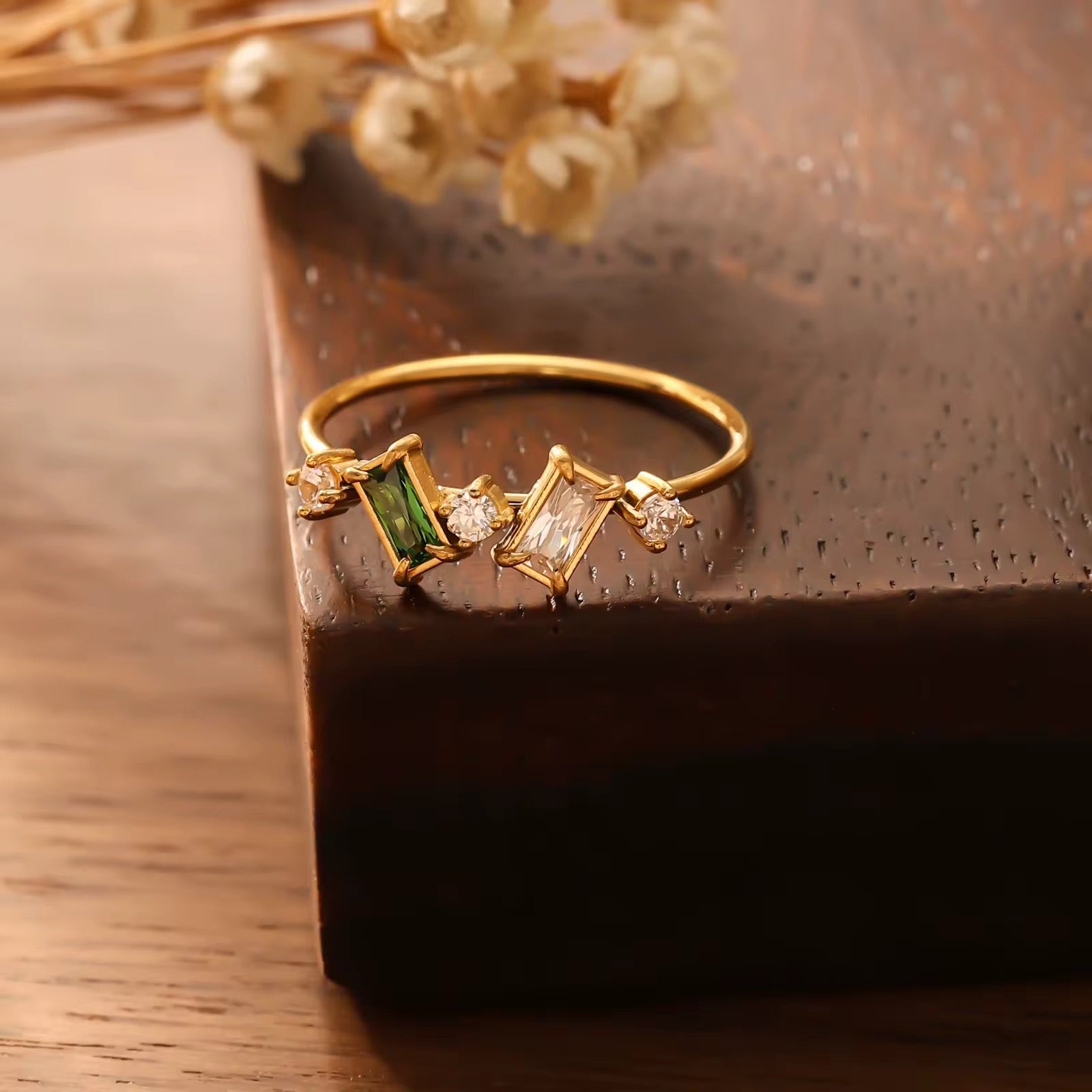 Royal Heritage Cluster Ring - 18k Gold PVD Plated Stainless Steel & Waterproof - Yadman UK