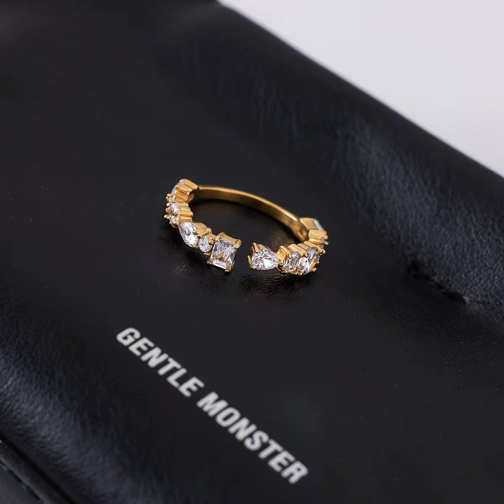 Solvéra Crown Adjustable Crystal Ring - 18k Gold PVD Plated Stainless Steel & Waterproof - Yadman UK