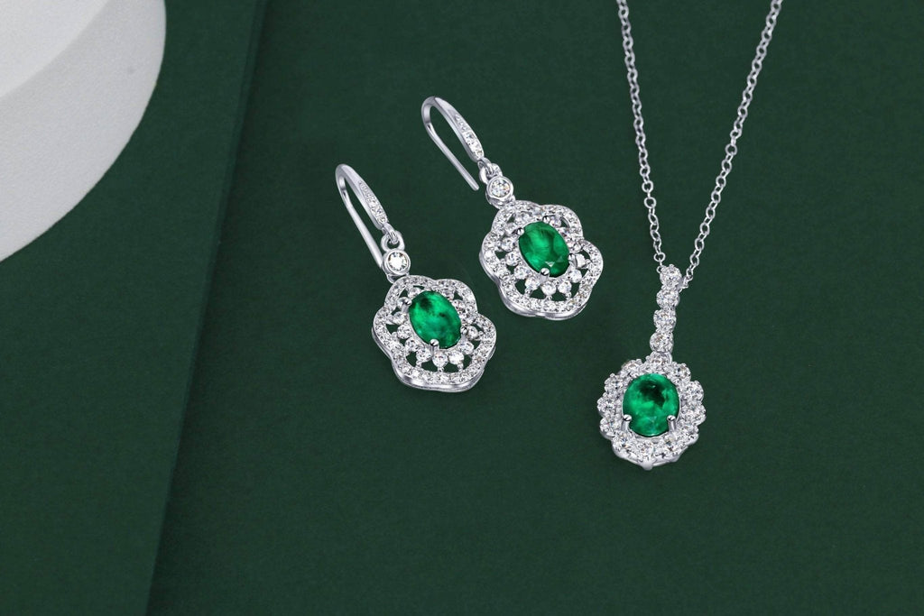 Luxury emerald gemstone necklace in platinum-plated 925 silver